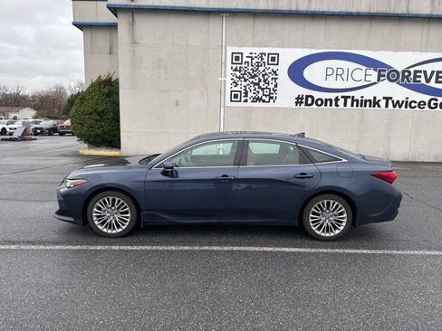 Used 2019 Toyota Avalon image 5