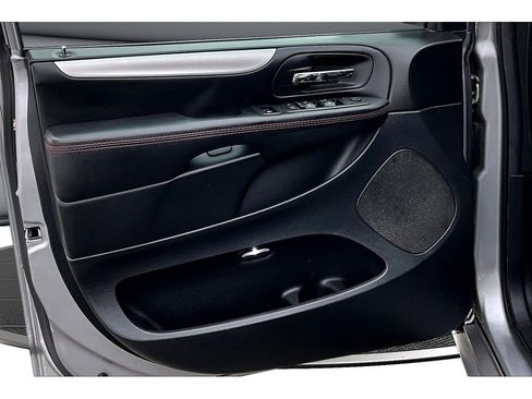 Used 2018 Dodge Grand Caravan GT FWD image 20