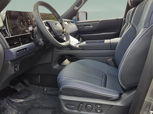New 2026 INFINITI QX80 4WD image 12