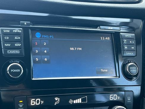 Used 2017 Nissan Rogue SL image 22