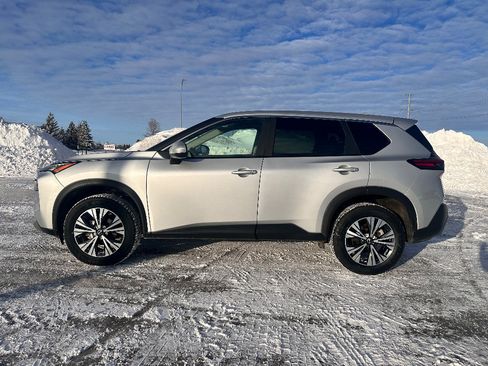 Used 2023 Nissan Rogue SV image 1