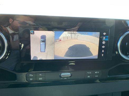 Used 2022 Mercedes-Benz Sprinter 2500 image 16