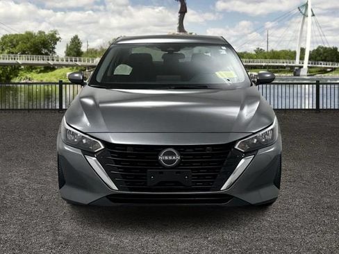 Used 2024 Nissan Sentra SV FWD image 2