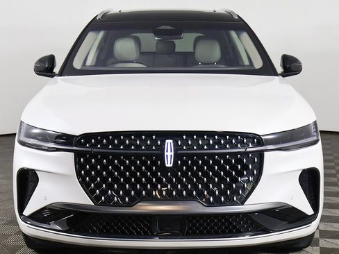 Used 2024 Lincoln Nautilus Reserve w/ Equipment Group 202A AWD/4WD image 15