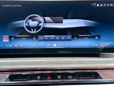 New 2026 BMW 740i w/ Premium Package RWD image 34
