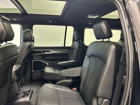 New 2026 Jeep Grand Wagoneer Limited AWD/4WD image 32