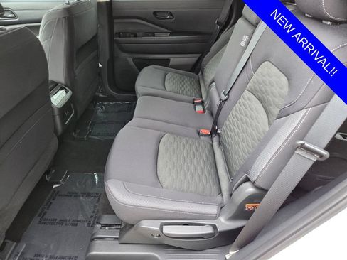 Used 2023 Nissan Pathfinder SV w/ Black Appearance Package FWD image 14