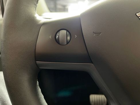 Used 2022 Tesla Model Y Performance image 29