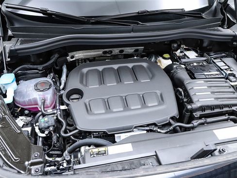 New 2026 Volkswagen Tiguan SE R-Line image 28