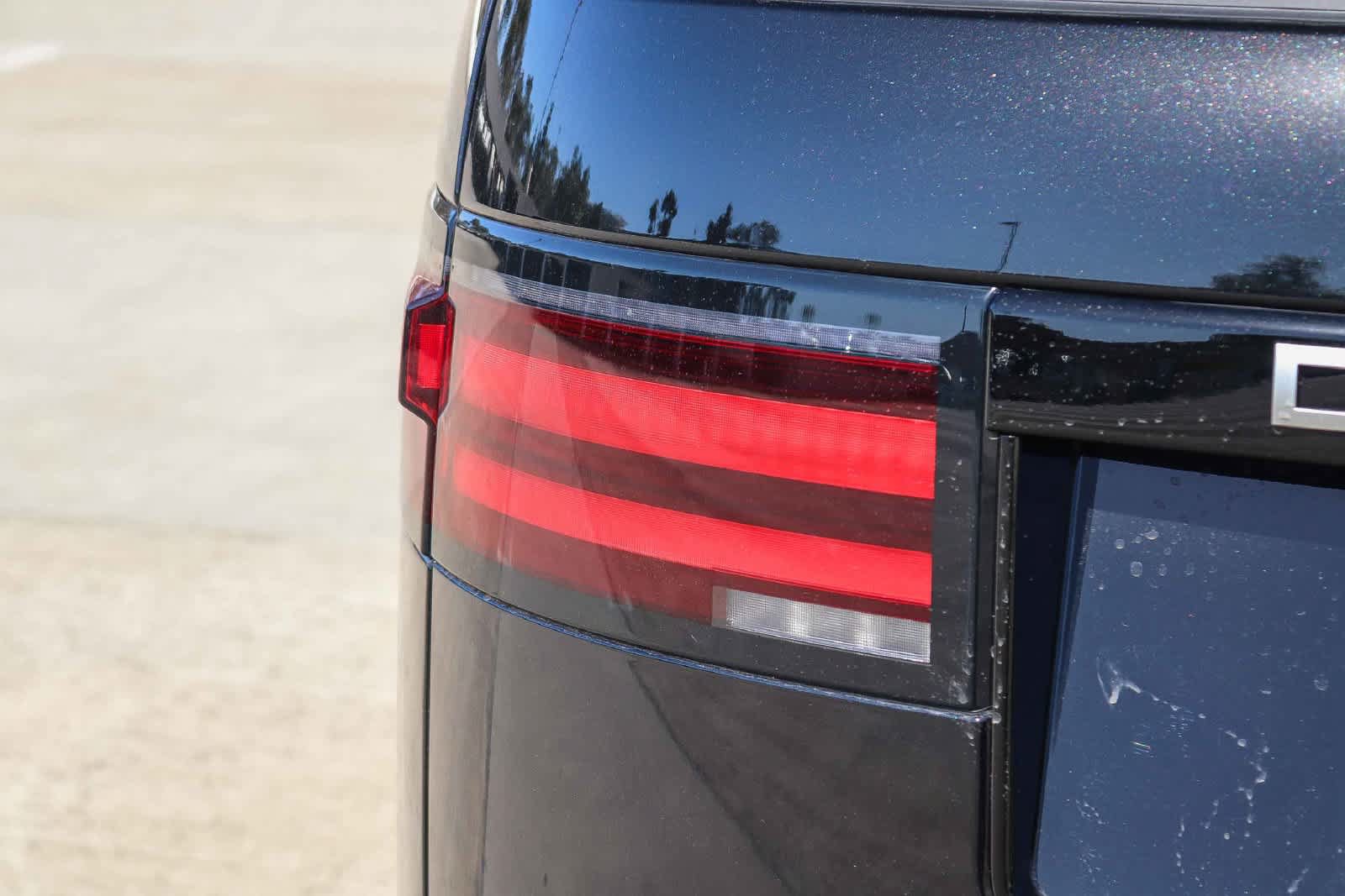 New 2026 Land Rover Discovery S AWD/4WD image 6