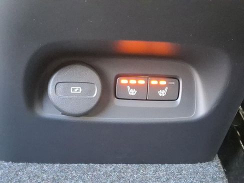 New 2026 Volvo XC40 B5 Core w/ Climate Package image 7