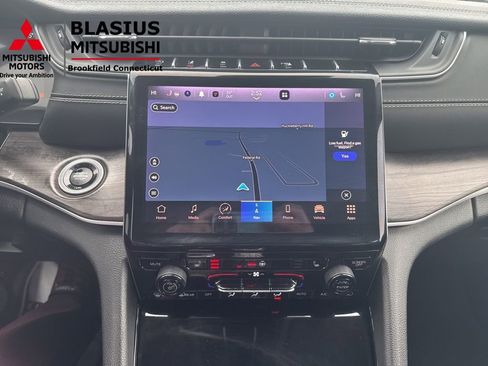 Used 2023 Jeep Grand Cherokee L Limited w/ Black Appearance Package image 27