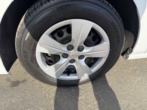 Used 2018 Chevrolet Cruze LS image 8
