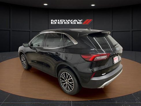 Used 2024 Ford Escape SE image 3