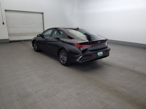 Used 2024 Hyundai Elantra SEL FWD image 5