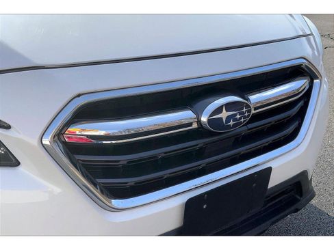 Used 2018 Subaru Outback 2.5i Premium image 26