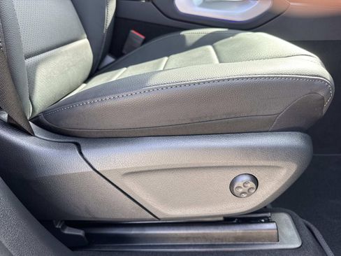 Used 2026 Mercedes-Benz GLS 450 4MATIC image 14