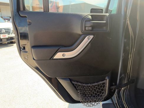 Used 2016 Jeep Wrangler Unlimited Sahara w/ Max Tow Package AWD/4WD image 25