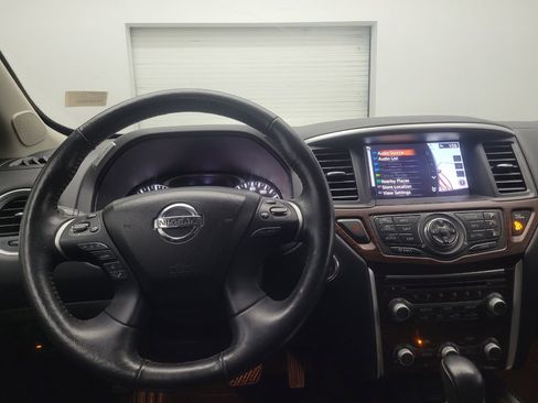 Used 2019 Nissan Pathfinder Platinum FWD image 22