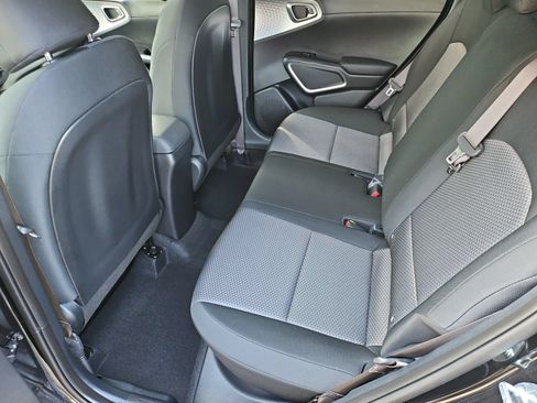 Used 2025 Kia Soul LX FWD image 27