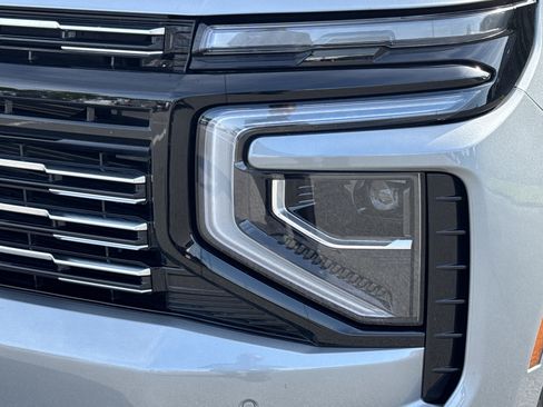 Used 2025 Chevrolet Tahoe High Country AWD/4WD image 6