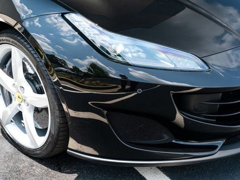 Used 2019 Ferrari Portofino RWD image 8