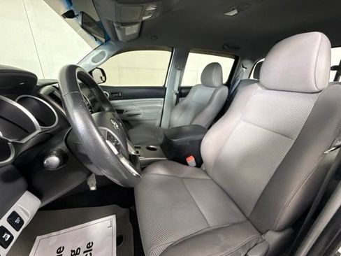 Used 2015 Toyota Tacoma 4x4 Double Cab w/ TRD Off-Road Package image 15