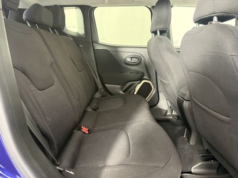 Used 2016 Jeep Renegade Latitude AWD/4WD image 13