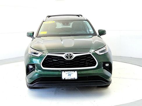 Certified 2024 Toyota Highlander XLE AWD/4WD image 8