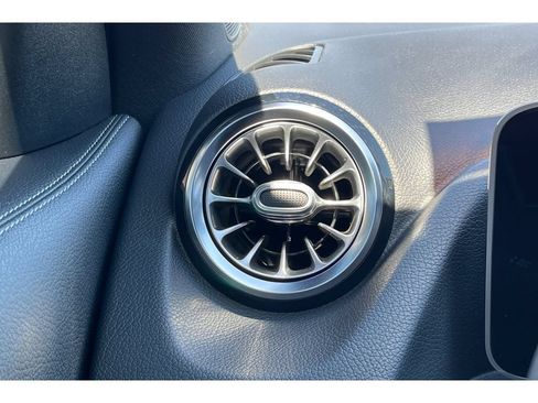 Used 2021 Mercedes-Benz GLA 250 image 29