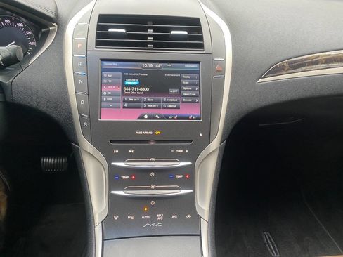 Used 2016 Lincoln MKZ Base 4dr Sedan w/ Equipment Group 200A Select image 33