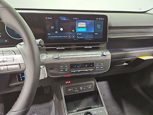 Used 2025 Hyundai Kona Limited image 19