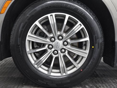 Used 2018 Cadillac XT5 Luxury w/ Driver Awareness Package image 7