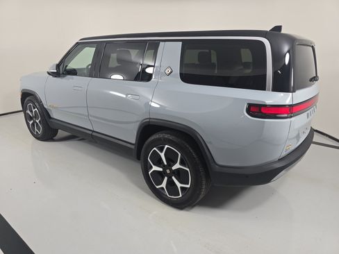 Used 2024 Rivian R1S Adventure AWD/4WD image 3