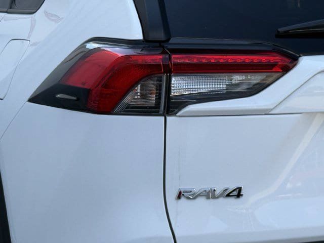 Used 2025 Toyota RAV4 XLE FWD image 6