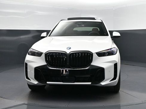 New 2026 BMW X5 xDrive50e image 10