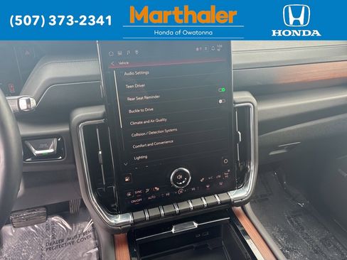 Used 2025 GMC Yukon XL Denali image 27