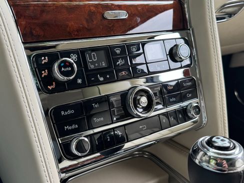Used 2013 Bentley Mulsanne w/ Rear Entertainment Pkg image 82