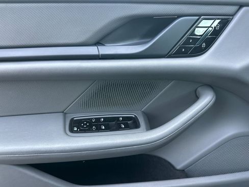 Used 2020 Porsche Taycan 4S image 11