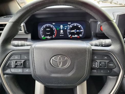 Used 2025 Toyota 4Runner TRD Off-Road AWD/4WD image 15