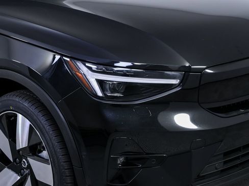 Certified 2023 Volvo C40 P8 Recharge Ultimate w/ Protection Package Premier image 39