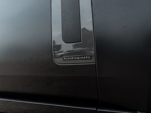 Used 2023 Land Rover Range Rover Autobiography AWD/4WD image 17