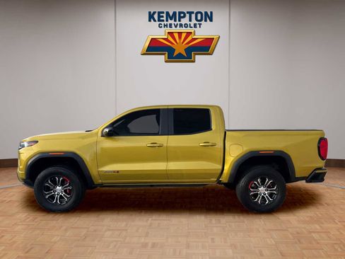 Used 2023 GMC Canyon AT4 w/ AT4 Premium Package AWD/4WD image 3