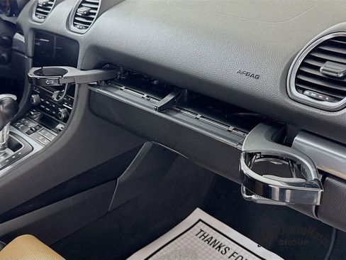 Used 2018 Porsche 718 Boxster S image 32