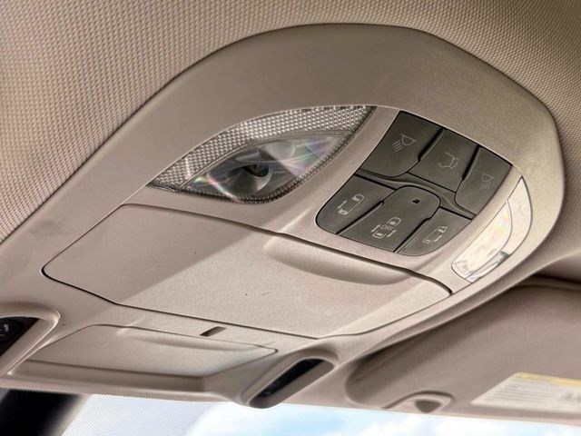 Used 2017 Chrysler Pacifica Limited w/ UConnect Theater Package FWD image 35