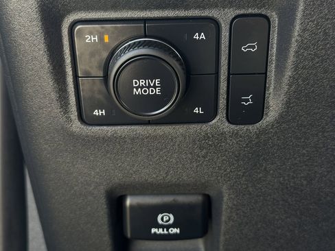 Used 2025 Ford Expedition Platinum AWD/4WD image 19