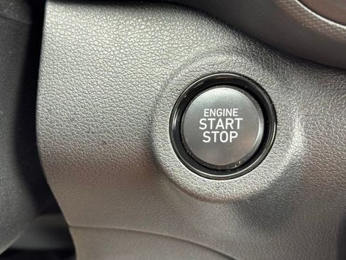 Used 2025 Hyundai Venue SEL FWD image 18