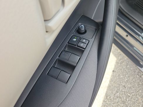 Used 2025 Toyota Corolla LE FWD image 14