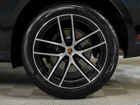 New 2026 Porsche Macan image 39
