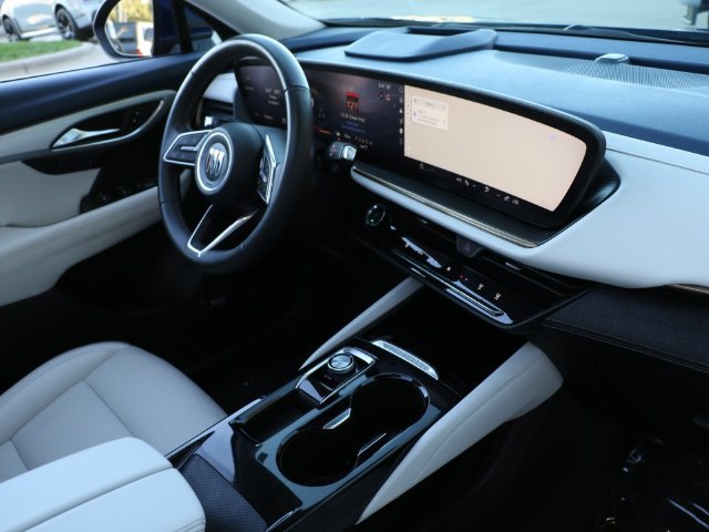 Used 2025 Buick Envision Avenir AWD/4WD image 13